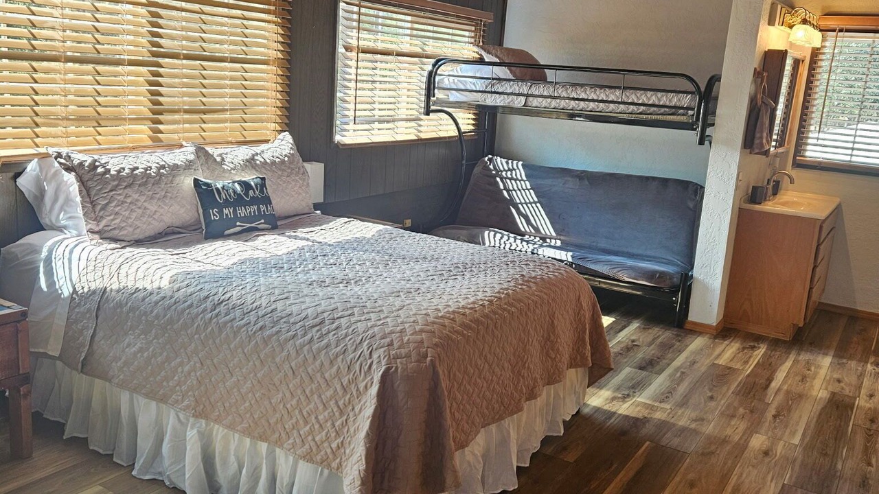 Photo of Bedroom in Pine Hollow