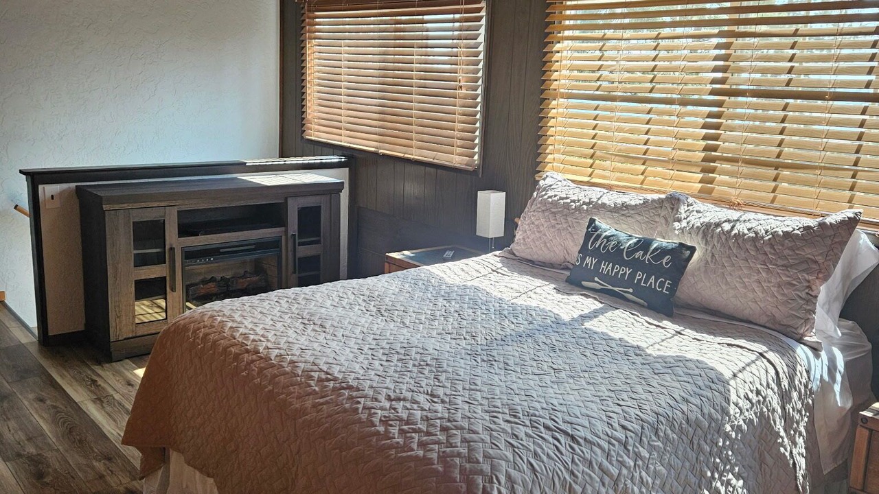 Photo of Bedroom in Pine Hollow