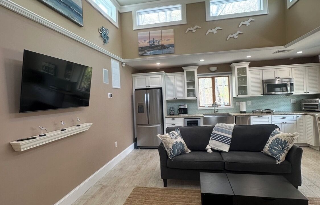 Photo of Livingroom in Wading River