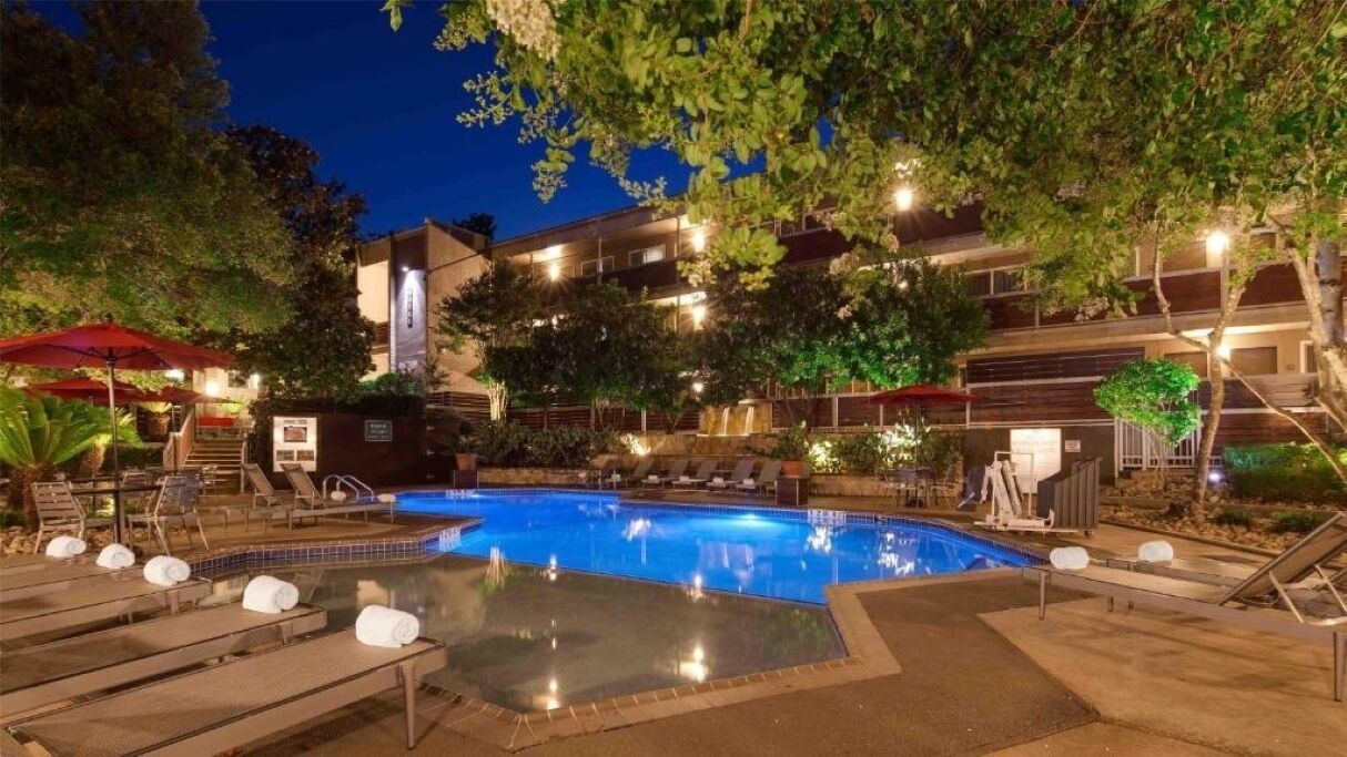 Photo of Outdoor in Greater South River City
