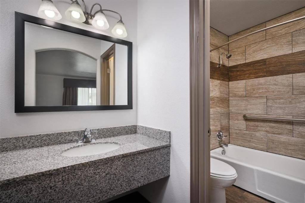 Photo of Bathroom in Greater South River City