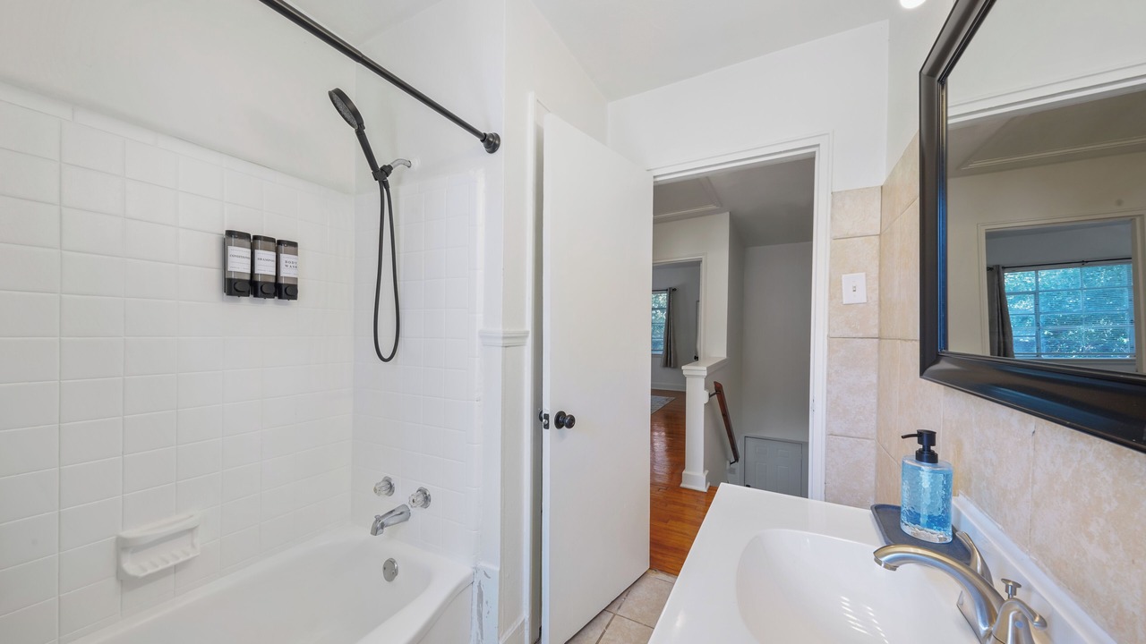 Photo of Bathroom in Highlands - Perkins