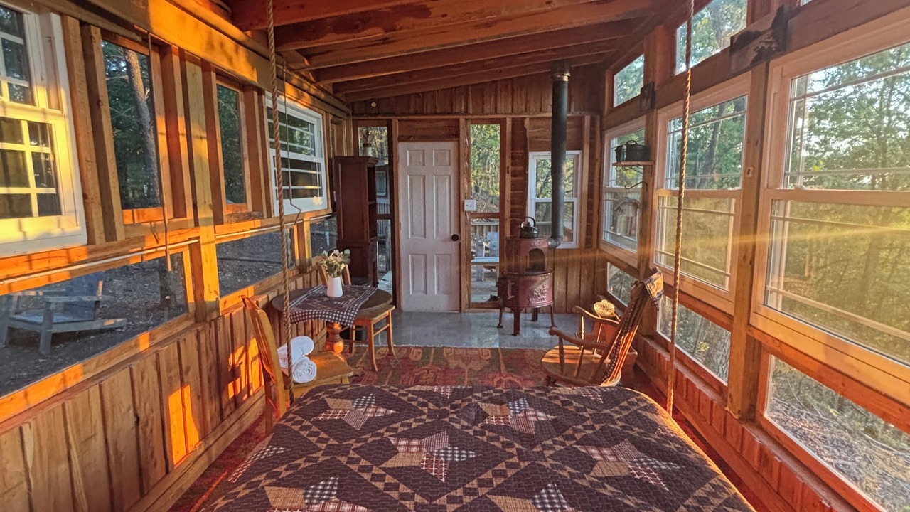 Photo of Bedroom in Piney Mountain