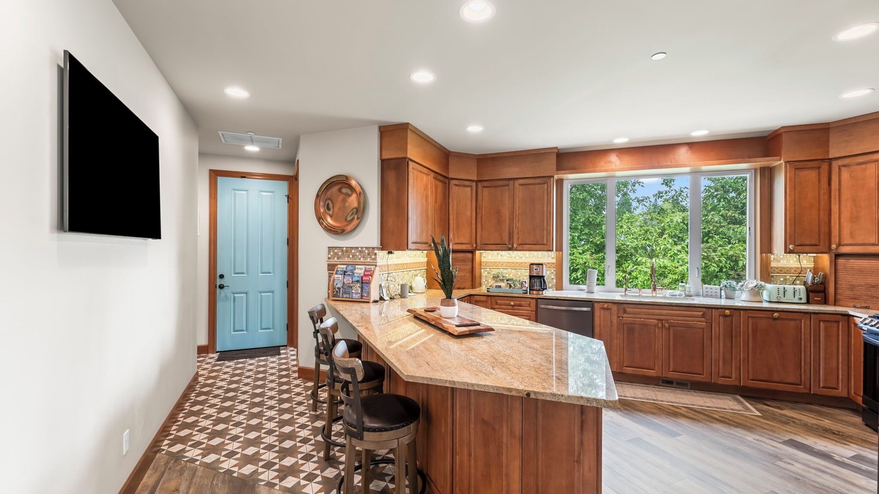 Photo of Others in Black Diamond