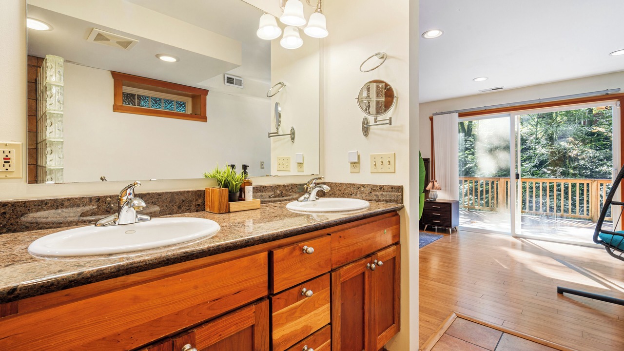 Photo of Bathroom in Eastgate