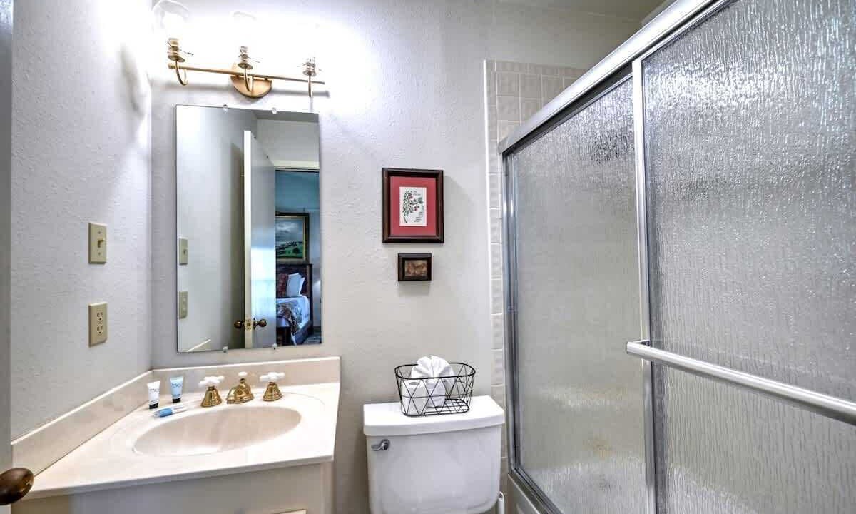 Photo of Bathroom in Blanco