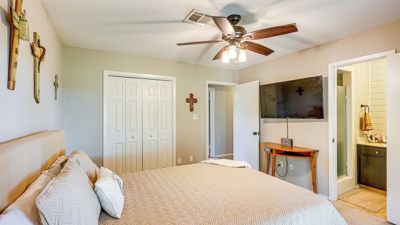 Photo of Bedroom in Valley Mills
