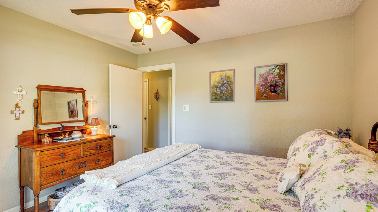 Photo of Bedroom in Valley Mills