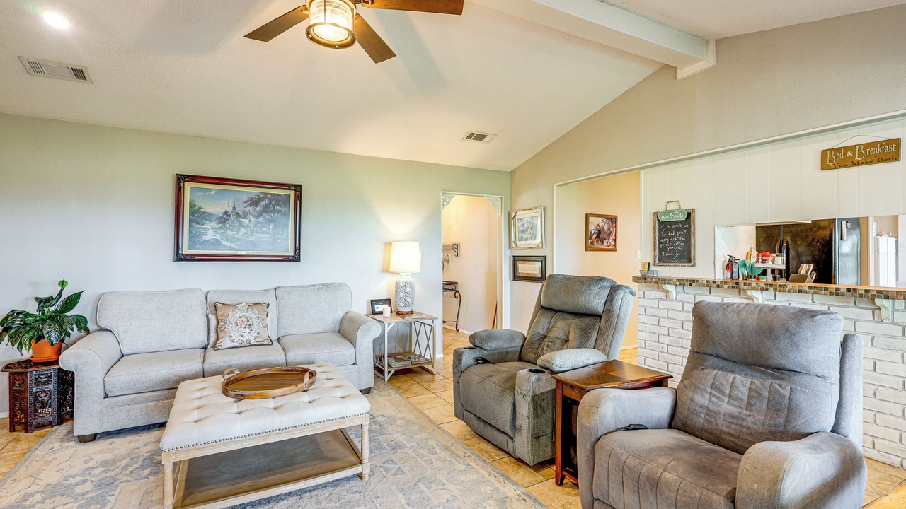 Photo of Livingroom in Valley Mills