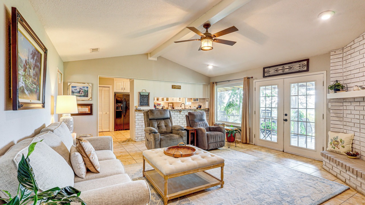 Photo of Livingroom in Valley Mills