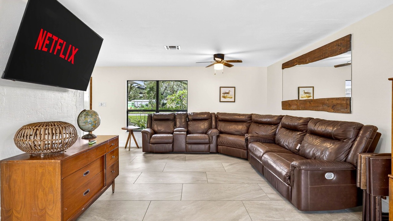 Photo of Livingroom in Seffner Community Alliance