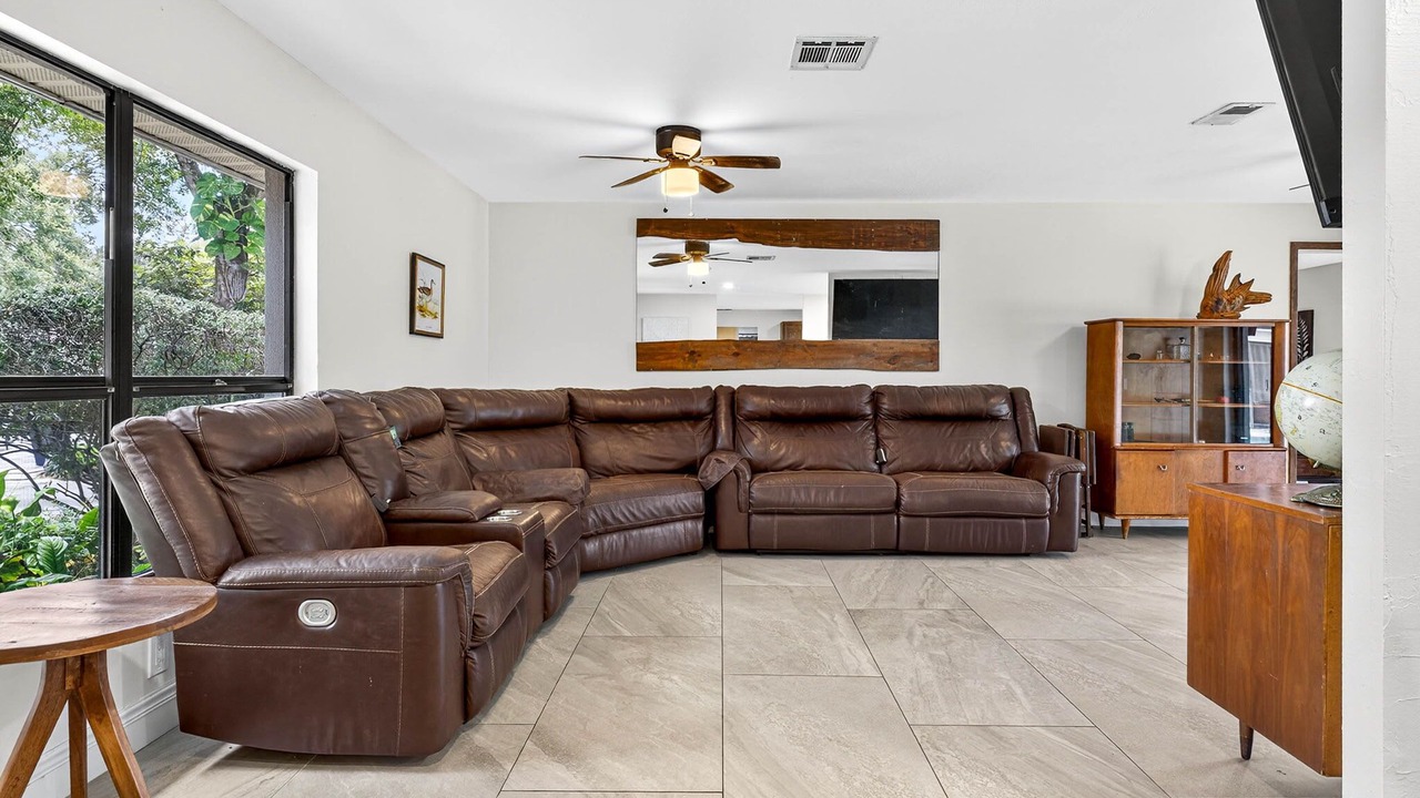 Photo of Livingroom in Seffner Community Alliance