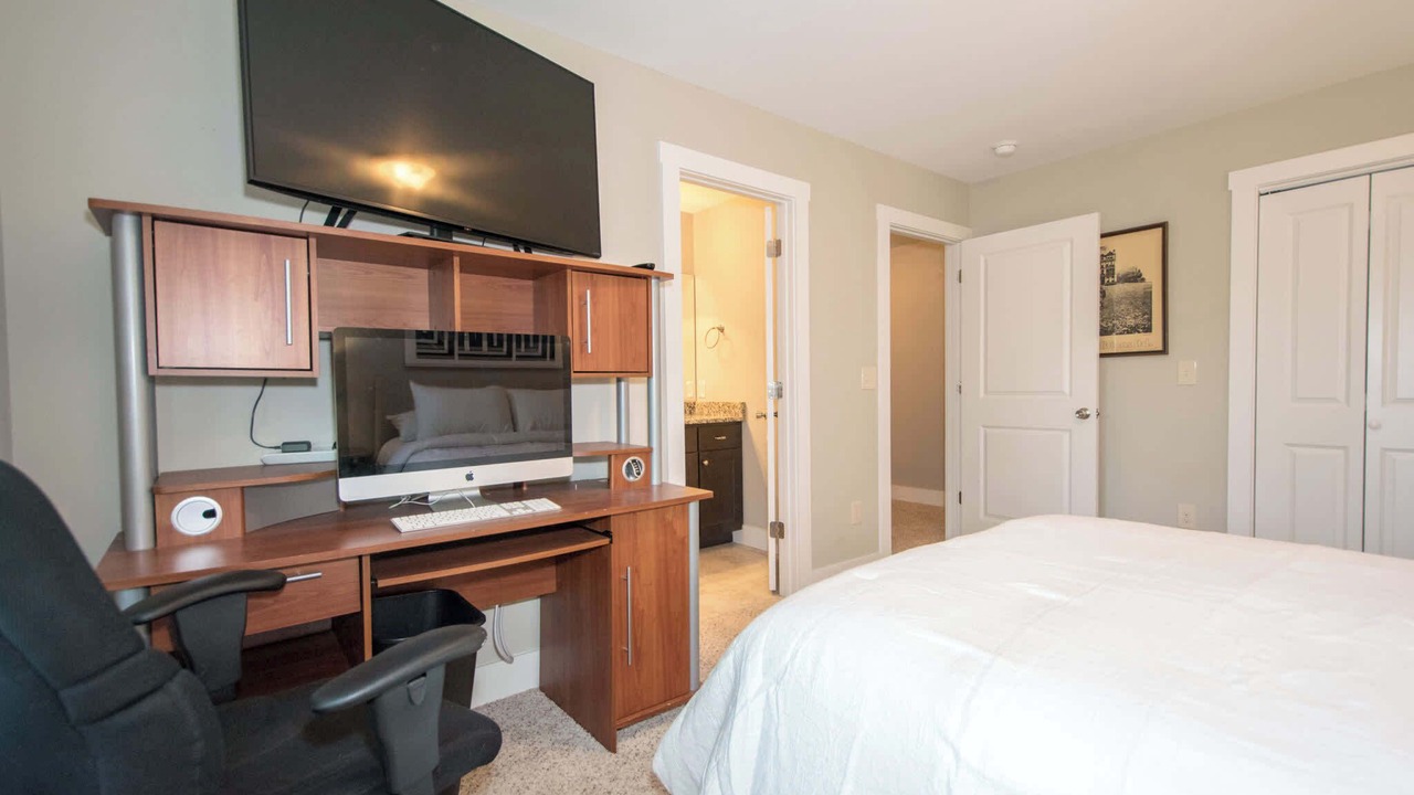 Photo of Bedroom in Arden