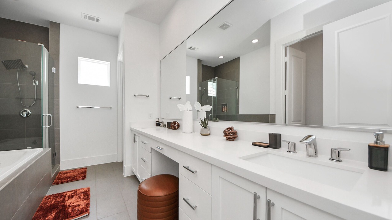 Photo of Bathroom in East Downtown Houston
