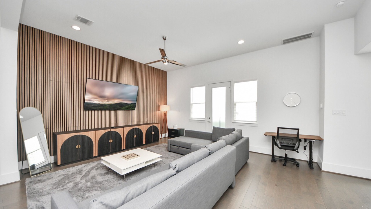 Photo of Livingroom in East Downtown Houston