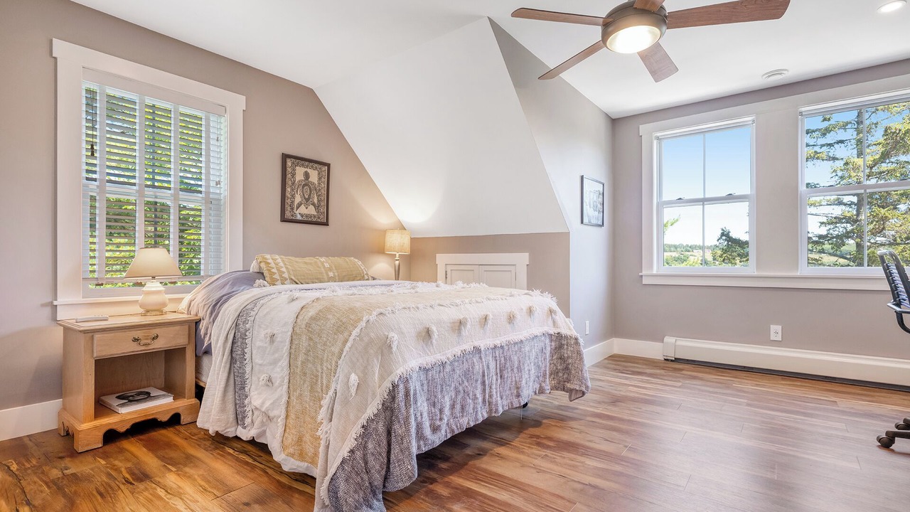 Photo of Bedroom in Lunenburg