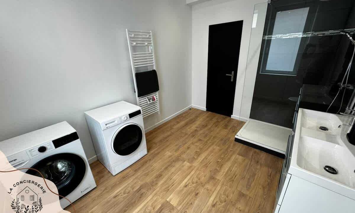 Photo of Others in Lens