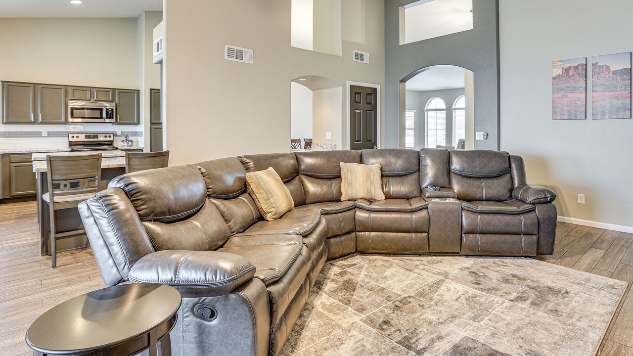 Photo of Livingroom in Garden Lakes