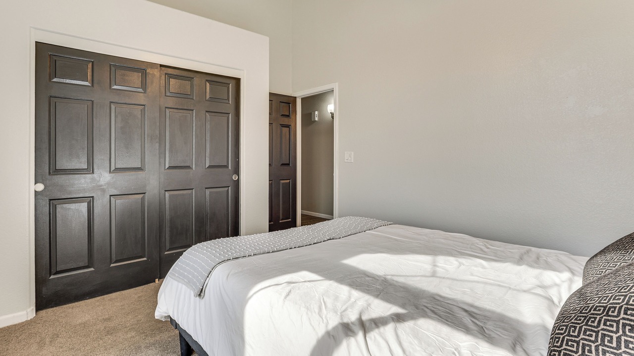 Photo of Bedroom in Garden Lakes