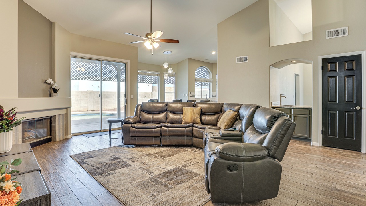 Photo of Livingroom in Garden Lakes