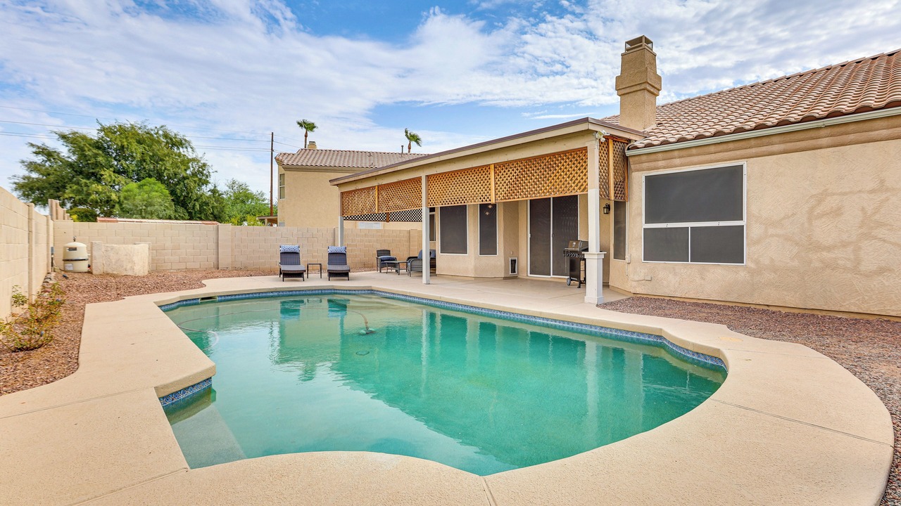 Photo of Outdoor in Garden Lakes