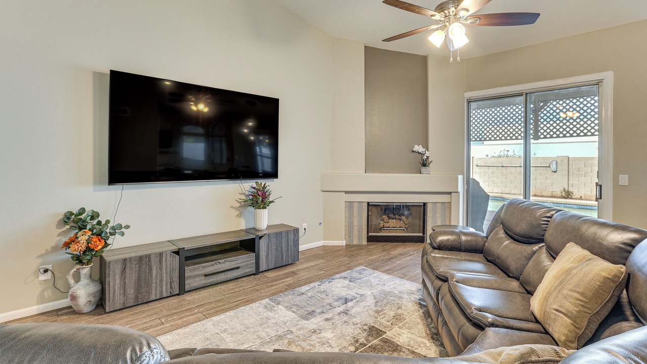 Photo of Livingroom in Garden Lakes