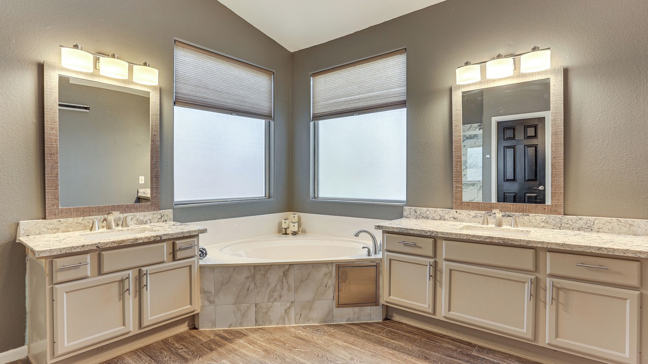 Photo of Bathroom in Garden Lakes