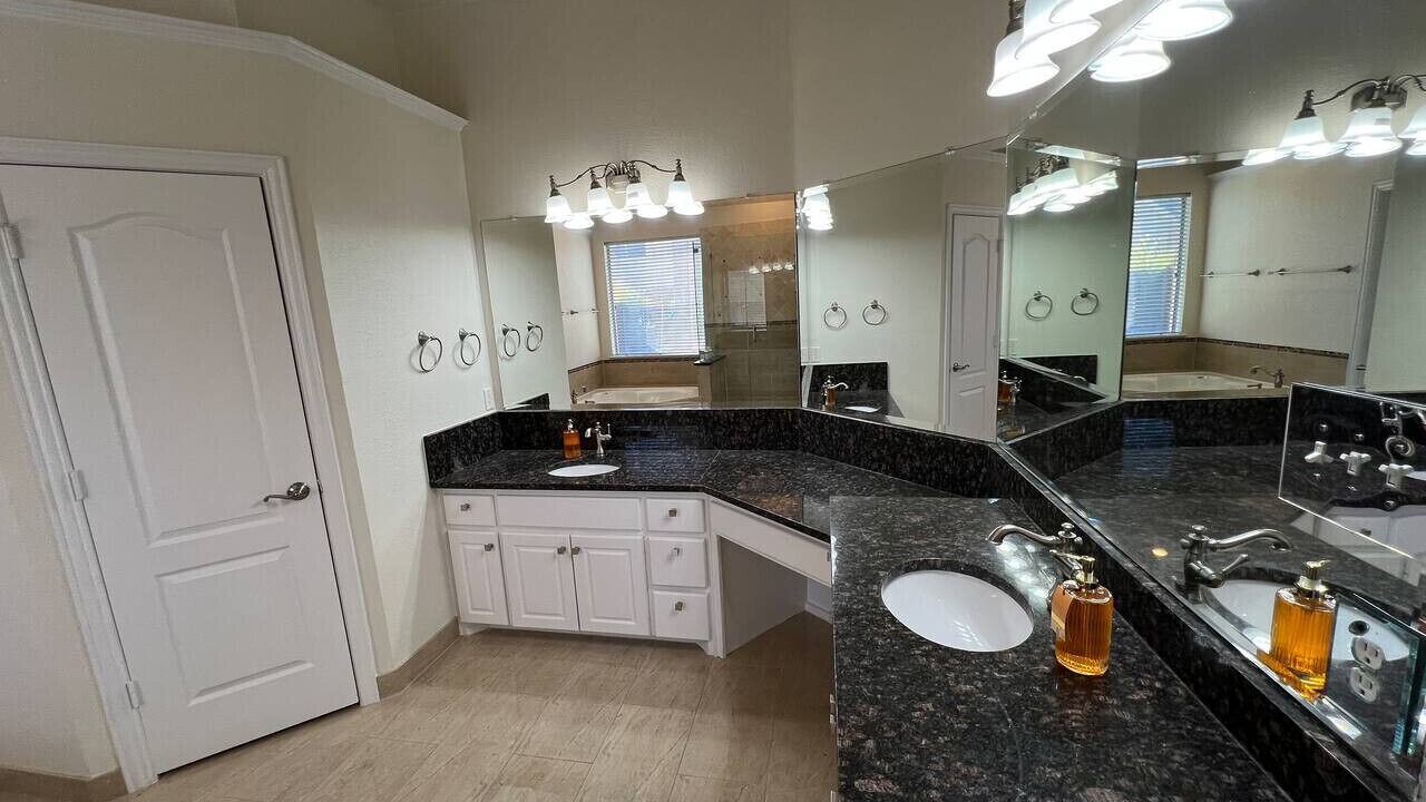 Photo of Bathroom in Allen