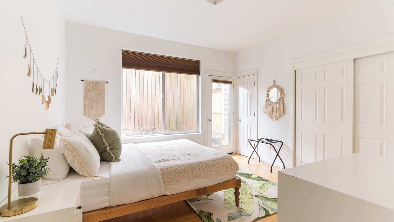 Photo of Bedroom in Hosford-Abernethy