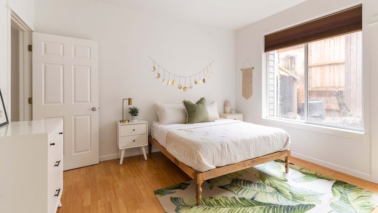 Photo of Bedroom in Hosford-Abernethy