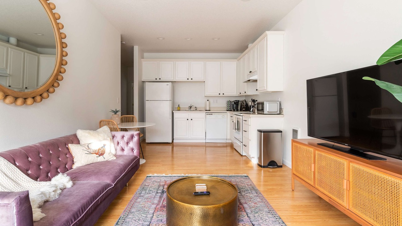 Photo of Livingroom in Hosford-Abernethy