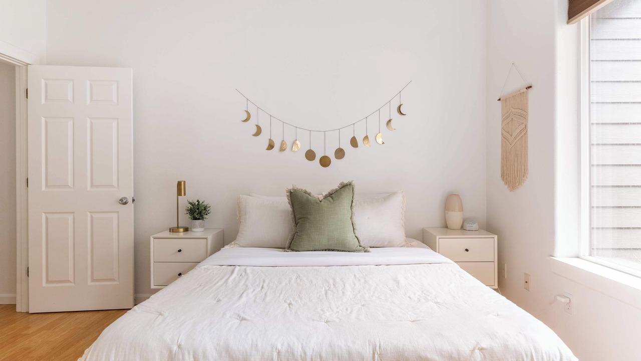 Photo of Bedroom in Hosford-Abernethy