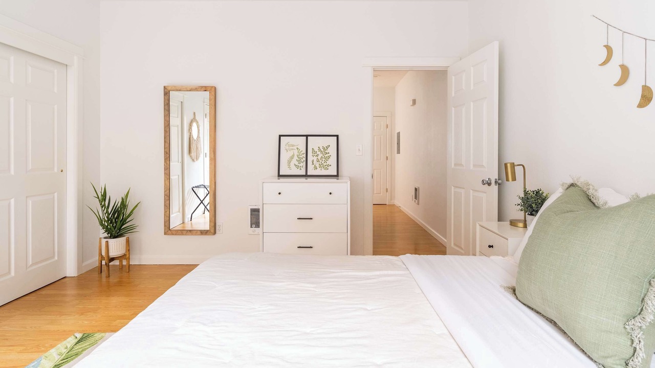 Photo of Bedroom in Hosford-Abernethy