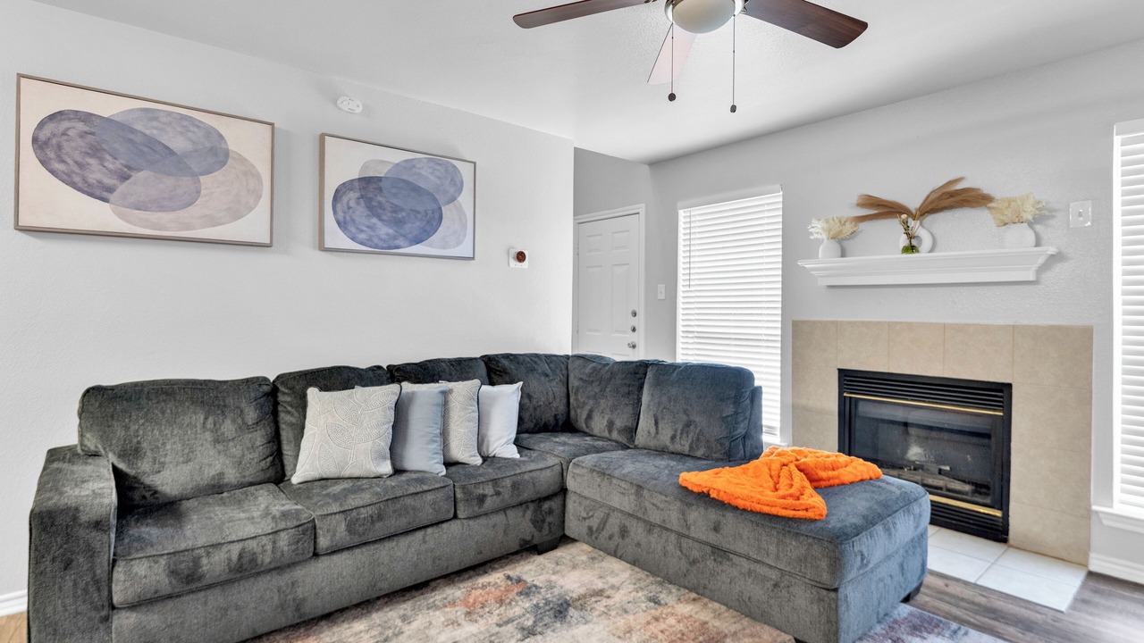 Photo of Livingroom in Glenn Heights