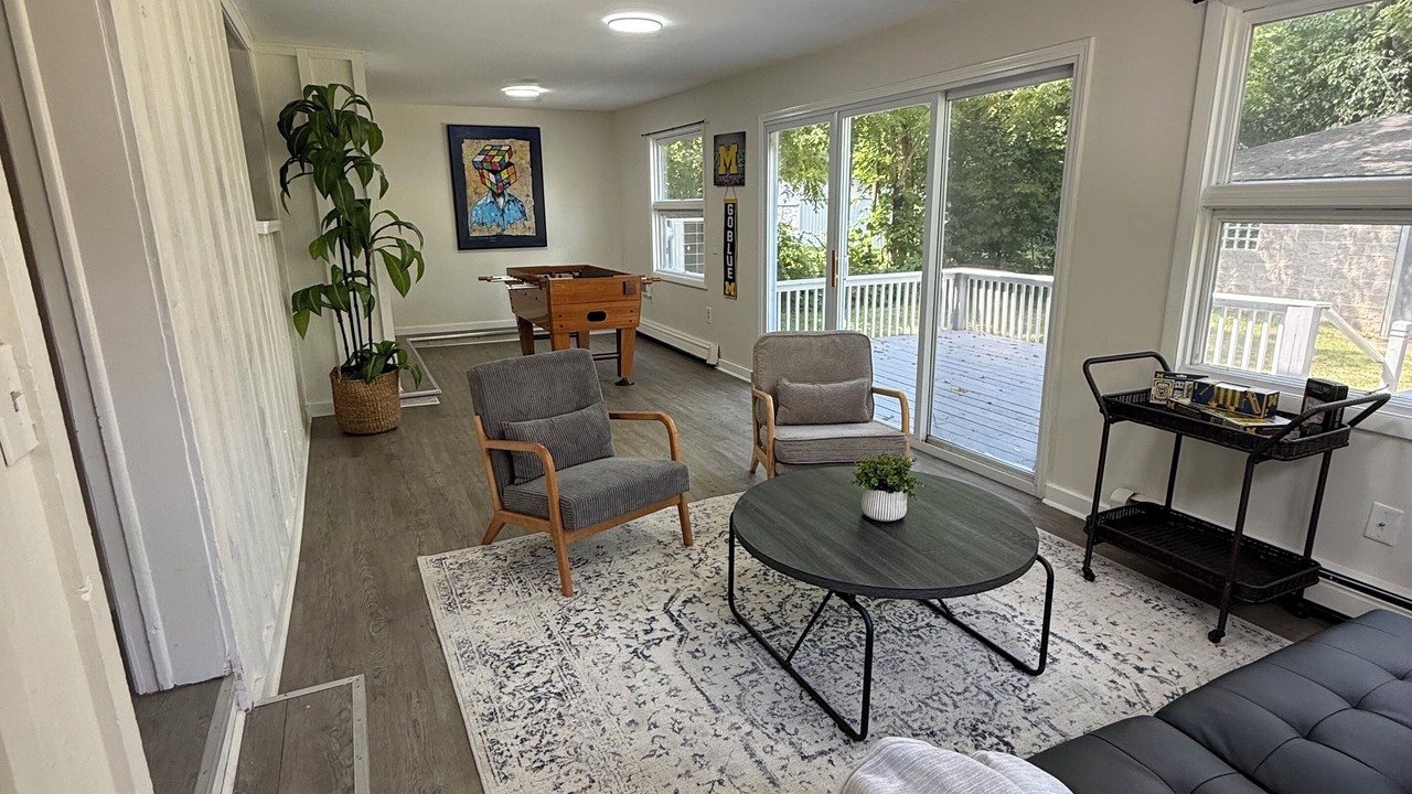 Photo of Livingroom in Ann Arbor
