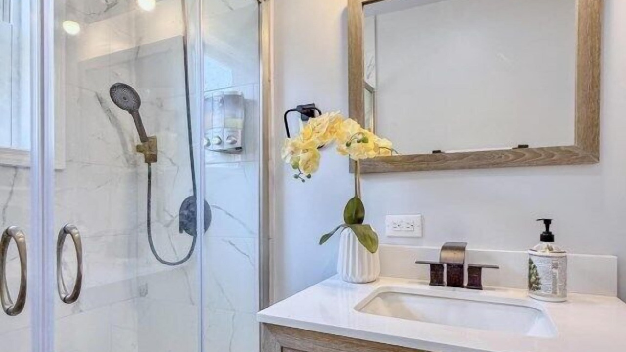 Photo of Others in Silver Beach