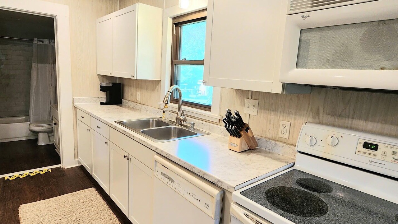 Photo of Kitchen in Cave Springs