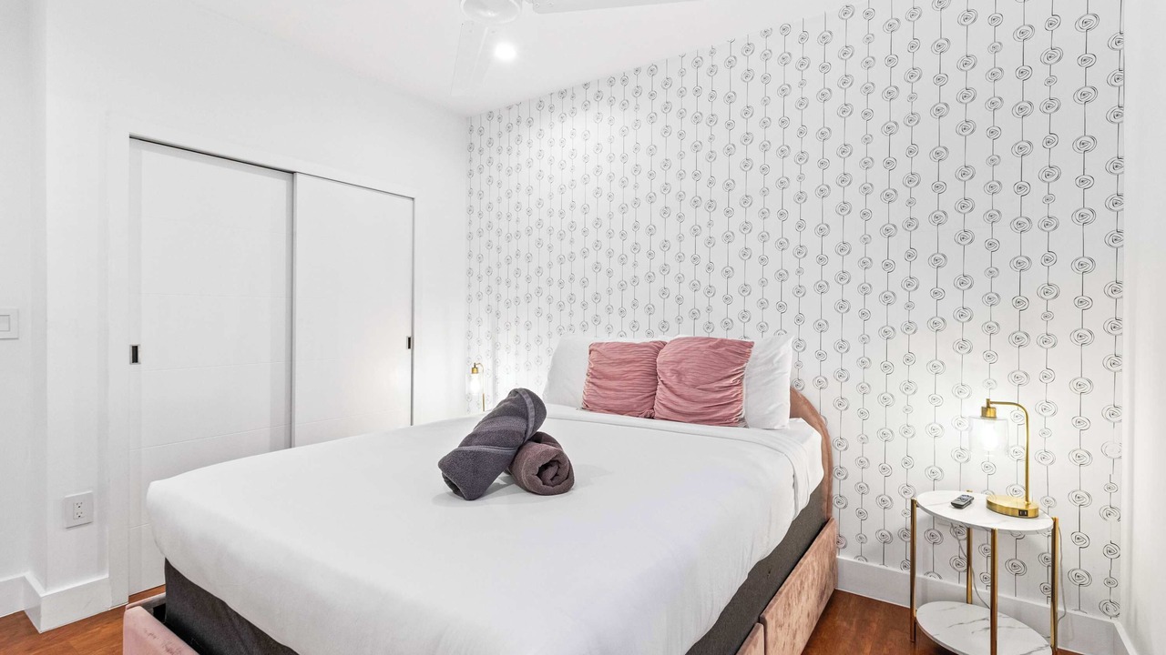 Photo of Bedroom in Downtown Hollywood