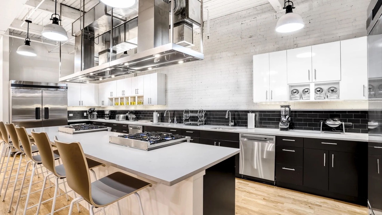 Photo of Others in Downtown Hartford