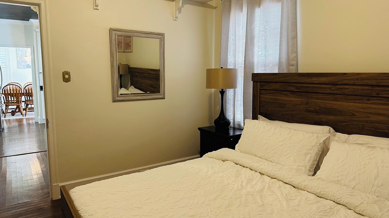 Photo of Bedroom in Central Gardens