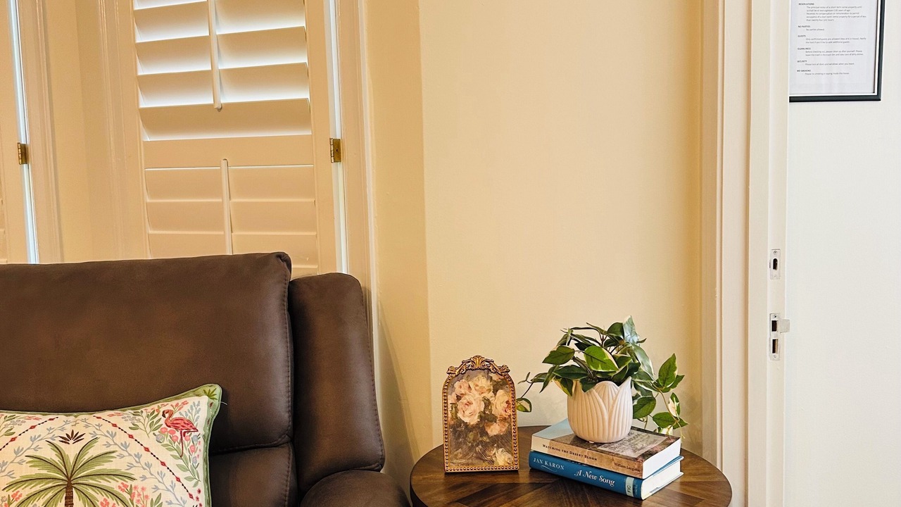 Photo of Livingroom in Central Gardens