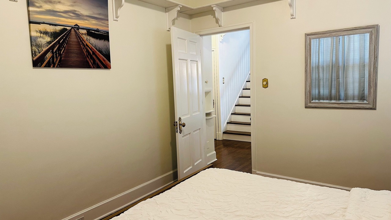 Photo of Bedroom in Central Gardens