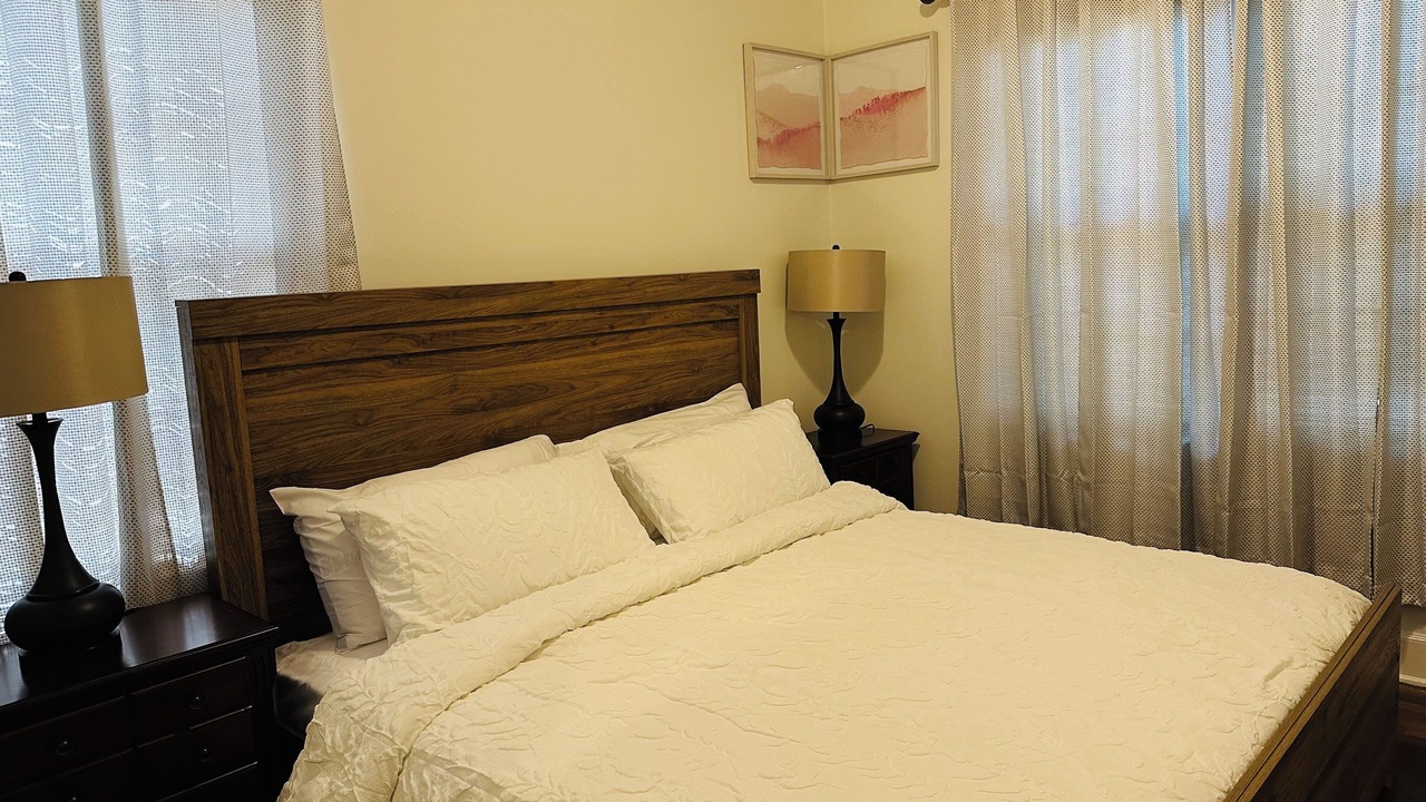 Photo of Bedroom in Central Gardens