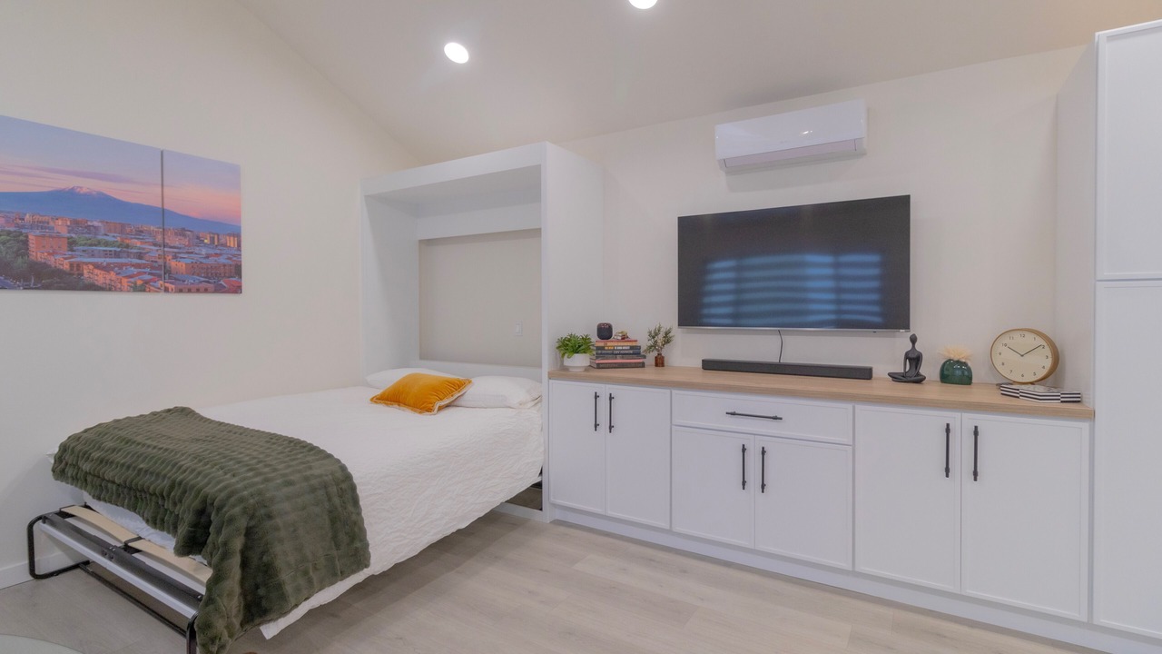 Photo of Bedroom in Burbank