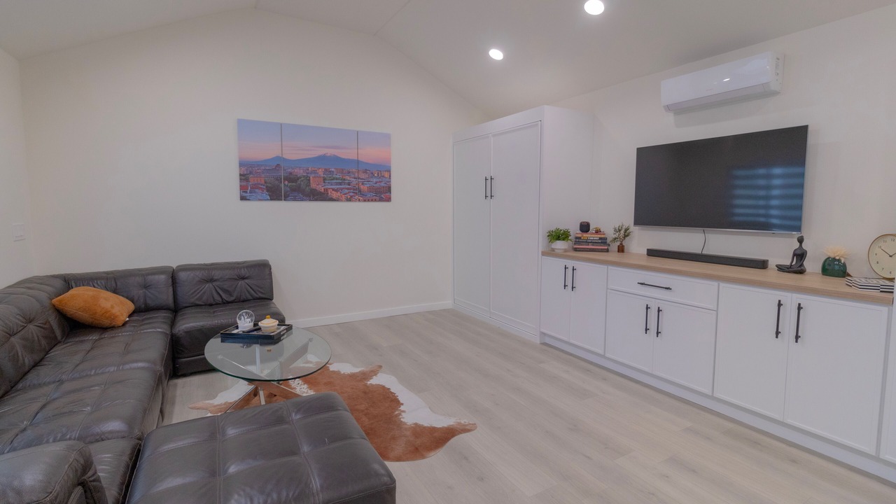 Photo of Livingroom in Burbank
