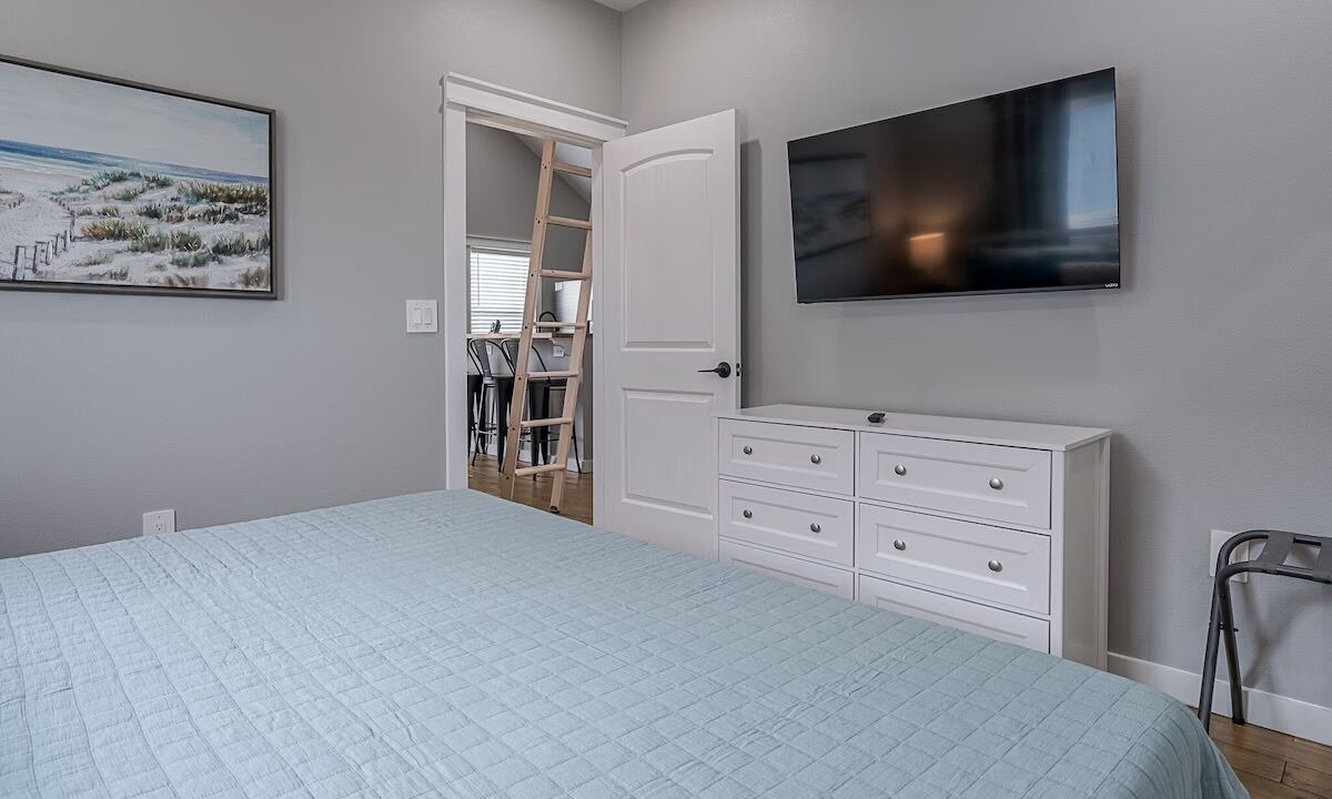 Photo of Bedroom in Port Bolivar