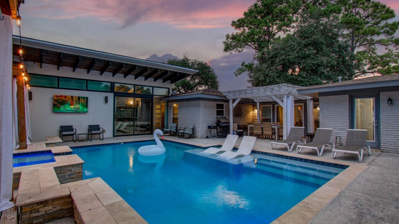 Photo of Outdoor in Westbury