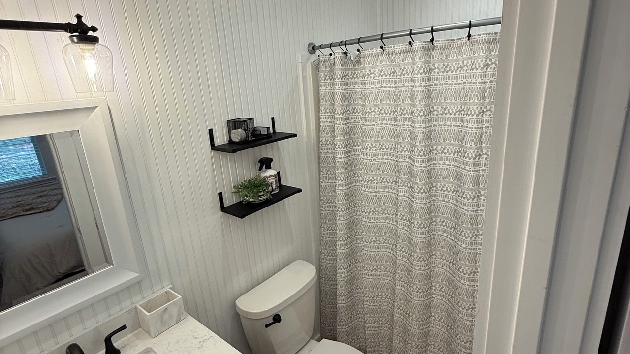 Photo of Bathroom in Whitehouse