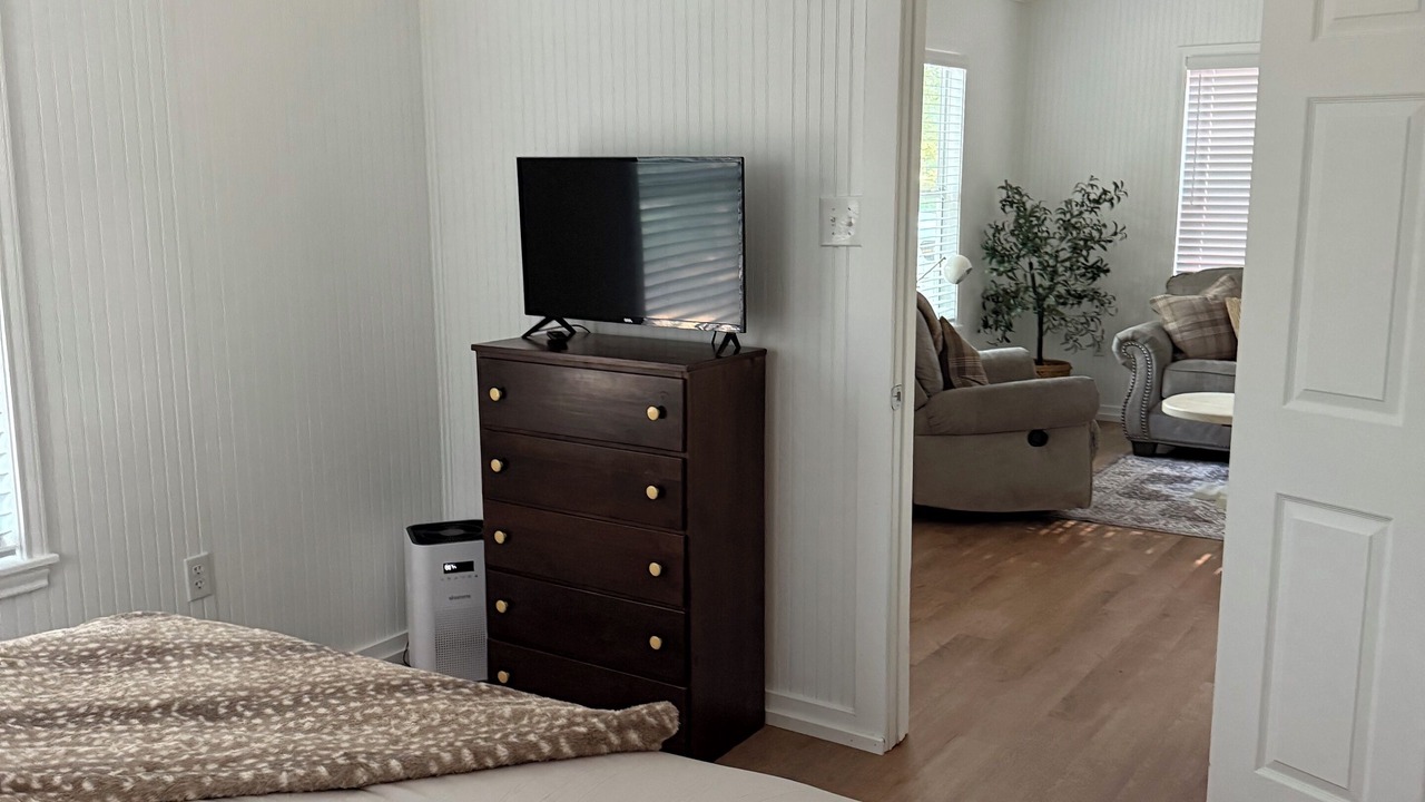 Photo of Bedroom in Whitehouse