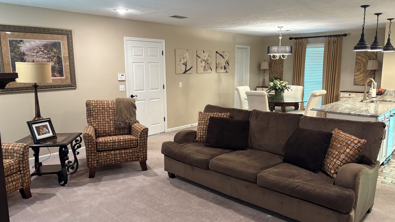 Photo of Livingroom in Starkville